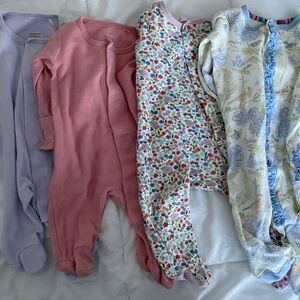Bundle of 4 magnetic baby pajamas